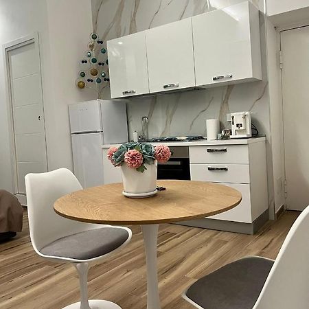 Guest House Napul'E Napoli Bagian luar foto