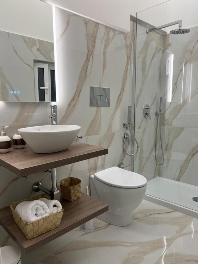 Guest House Napul'E Napoli Bagian luar foto